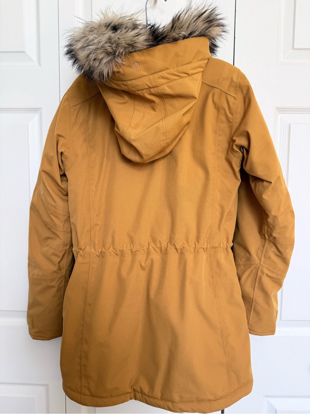Fjallraven Women’s Nuuk Insulated Parka in Mustard Yellow with Faux-Fur Hood - Picture 4 of 10